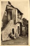 CPA Lamalou les Bains une maison cevenole a Villecelle Folklore Femme