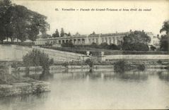 CPA Versailles Facade du Grand Trianon et bras droit du Canal