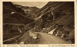 VINTAGE POSTCARD Collar of L Iseran Pouring Bonneval on Arc the road in the throats of Lenta