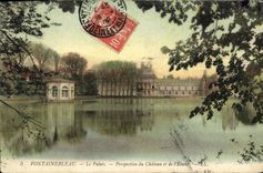CPA Fontainebleau Le Palais Perspective du chateau et de l etang