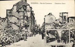 CPA Soissons Rue du Commerce Militaria