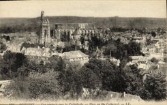 CPA Soissons Vue generale vers la cathedrale 