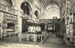 CPA Bourg de Eglise Le Choeur