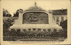 CPA Chartres Monument Eleve A Pasteur En Memoire des experiences sur la vaccination de Pasteur