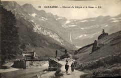 CPA Gavarnie Chemin du Cirque et le Gave