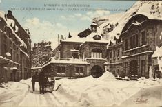 CPA La Bourboule sous la Neige La Place et l etablissement en hiver