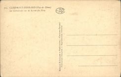 POSTAL Clermont Ferrand de la VENDIMIA la catedral vista de la calle a las grasas