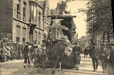 VINTAGE POSTCARD Brugge Processive van het H Bloed Oxcart