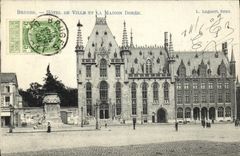 VINTAGE POSTCARD Bruges Town hall And the House Golden