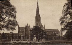 VINTAGE POSTCARD Salisbury Cathedral