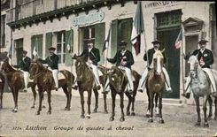 VINTAGE POSTCARD Luchon Groupe Guides has Cheval