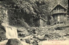 VINTAGE POSTCARD Luchon Country cottage And the Cascade De Sourrouille