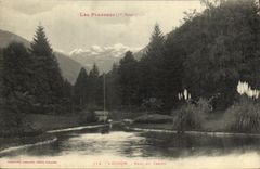 VINTAGE POSTCARD Luchon Park of the Casino