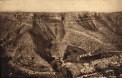 VINTAGE POSTCARD Valley of the Screw the circus of Navacelles