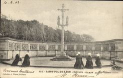 VINTAGE POSTCARD Holy pol  of Leon Martyrdom