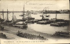 CPA Bordeaux Un Coin de la Rade et la Gare de la Bastide Bateaux