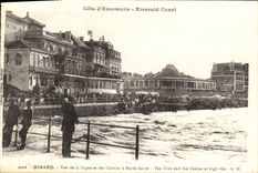 CPA Dinard Vue de la Digue et des Casinos a Maree haute