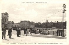CPA Dinard Vue generale de la Digue et la Plage