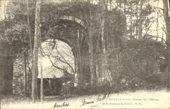 CPA Rennes Ruines de L Abbaye de St Sulpice la foret