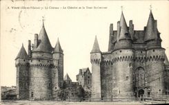 CPA Vitre Le Chateau Le Chatelet et la Tour St Laurent