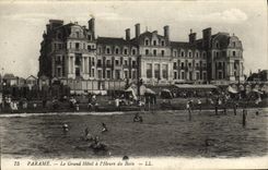 VINTAGE POSTCARD Parame the Large Hotel has L Hour of the Bath