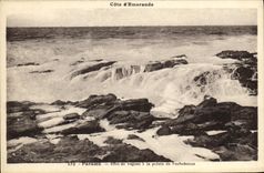 VINTAGE POSTCARD Parame Effect Waves to Top of the rochebonne