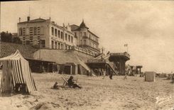 VINTAGE POSTCARD Soulac On Sea the Pontoon and Hotels
