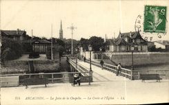 VINTAGE POSTCARD Arcachon the Pier of the Vault the Cross and L Church