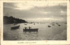 VINTAGE POSTCARD Arcachon Solr on the Basin