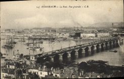 CPA Bordeaux Le Pont Vue Generale Bateaux