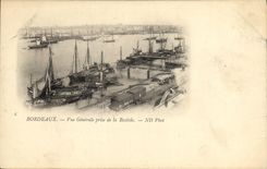 CPA Bordeaux Vue Generale Prise de la Bastide Bateaux 