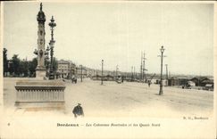CPA Bordeaux Les Colonnes Rostrales et les Quais Nord