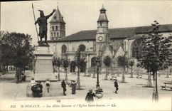 CPA Bordeaux Les Allees et L Eglise Saint Seurin