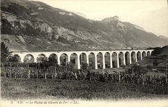 VINTAGE POSTCARD Sharp the Viaduct of the Railroad