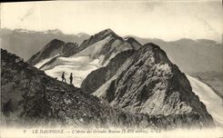 VINTAGE POSTCARD the Dauphine L Edge of Large Russet red