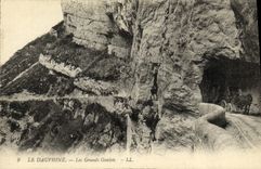 VINTAGE POSTCARD Dauphine Large Narrow parts