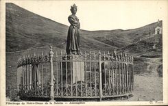 VINTAGE POSTCARD Peleringe of Notre Dame of Salette Assumption