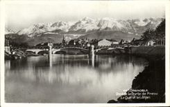 Puente de Grenoble de la POSTAL de la VENDIMIA de la puerta de Francia el Quay y las montanas