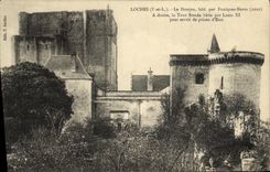 CPA Loches Le Donjon Bati par Foulques Nerra La tour ronde batie par Louis XI prison d Etat