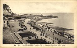 VINTAGE POSTCARD St Valery in Caux the New Dam and piers