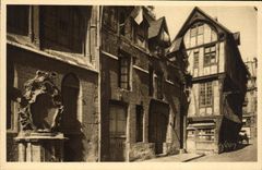 VINTAGE POSTCARD Rouen Old women Houses in the Street Romain Saint