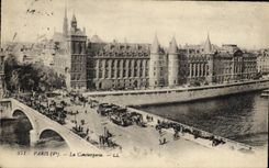 VINTAGE POSTCARD Paris Coniergerie