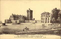 VINTAGE POSTCARD Vincennes L old Royal Castle Seen of the dimension of the large body of guard the bridge levis