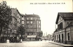 CPA Les Vallees Place de la Gare 