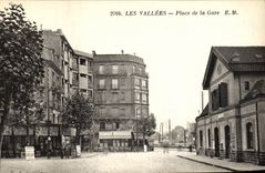 CPA Les Vallees Place de la Gare 