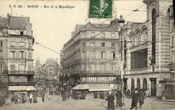 VINTAGE POSTCARD Rouen Street of the Republic