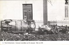 CPM Paris Evenements Voitures incendiees rue St Jacques Mai Juin 1968 