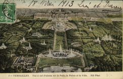 CPA Versailles Vue a Vol d Oiseau Sur le Parc le palais et la ville