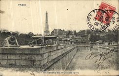 CPA Paris Les canons des Invalides Tour Eiffel