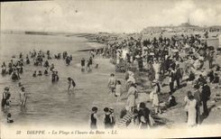 La POSTAL Dieppe de la VENDIMIA la playa tiene L hora del bano